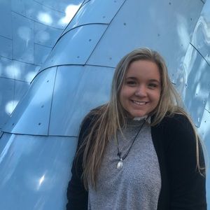 Meet your Posher, Hannah